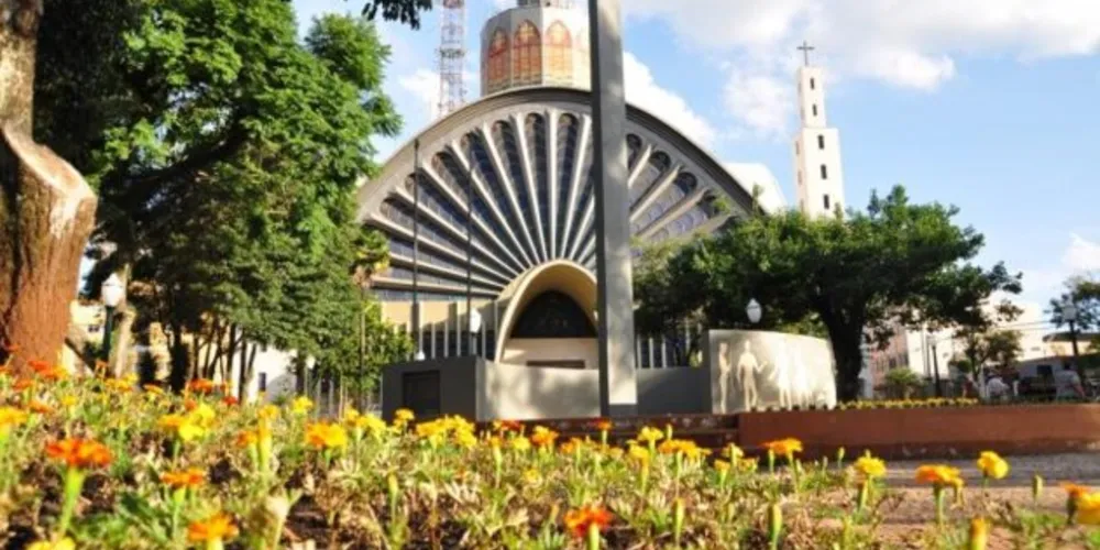 Cena insólita foi flagrada por um pedestre, que avisou a GCM