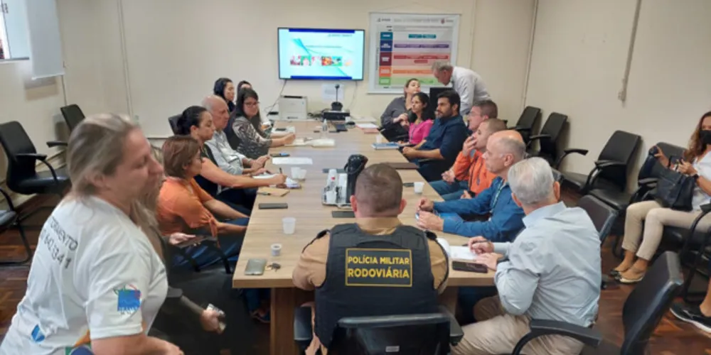 Grupo reuniu-se nesta quarta-feira (01) para reforçar a sintonia entre entidades e avivar o alerta em relação à influenza aviária