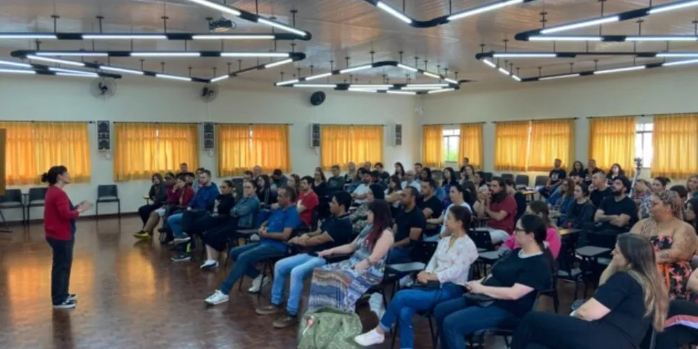 O evento que aconteceu no salão de eventos da Igreja São José contou com 90 pessoas, que entenderam um pouco sobre o mundo da palhaçaria, como essa prática foi chegar nos hospitais