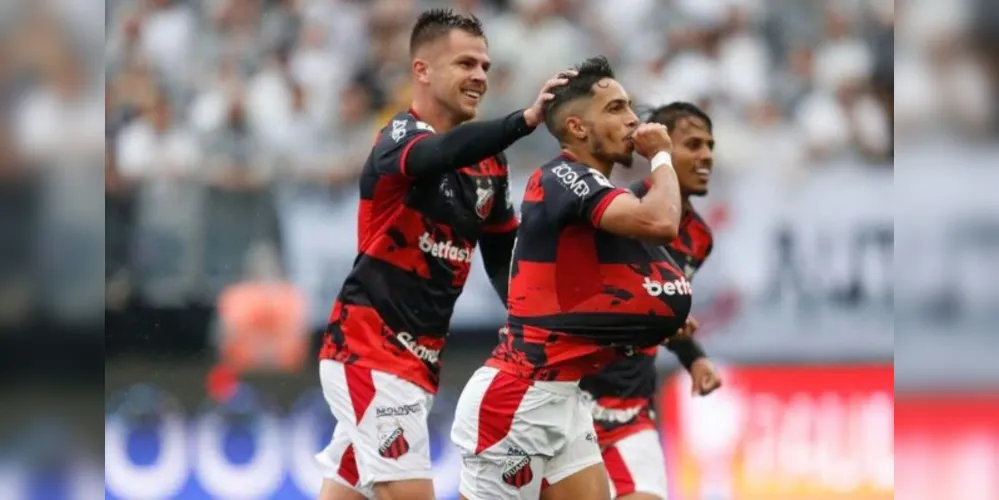 Com isso a equipe do interior paulista avança para as semifinais da competição.