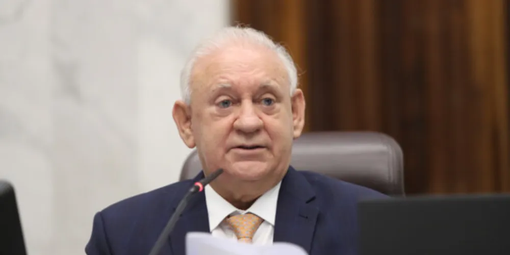 Documento foi lido pelo presidente da Casa no início da sessão plenária desta terça-feira (7)