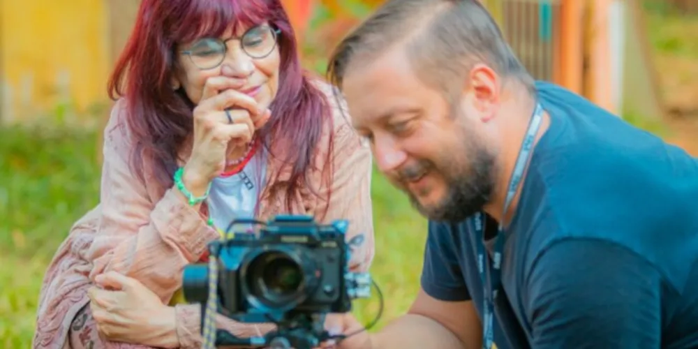 Para início das atividades, produções audiovisuais documentais serão selecionadas para passar na programação