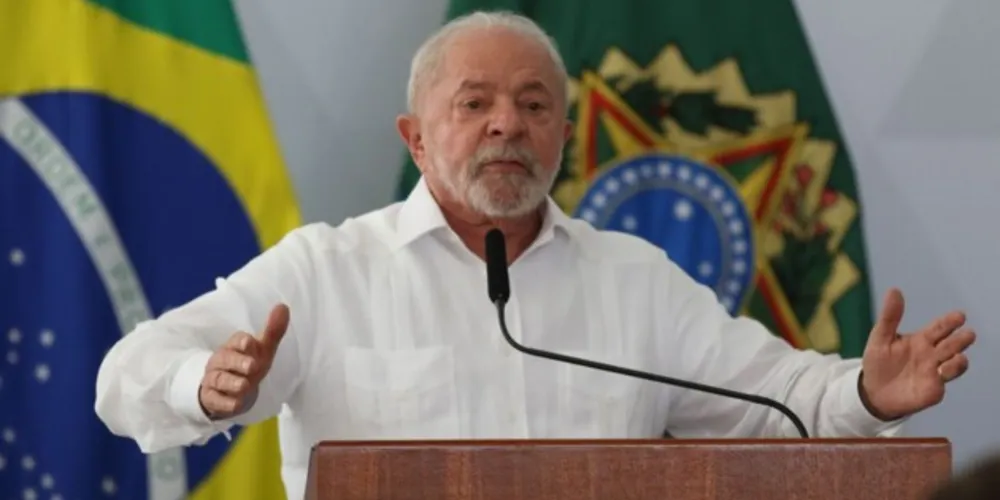 Lula também se comprometeu a aprovar a isenção do pagamento do imposto de renda para quem ganha até R$ 5 mil mensais, até 2026