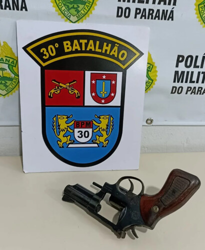 Informações preliminares dão conta que a arma, um revólver calibre 38, seria do próprio pai