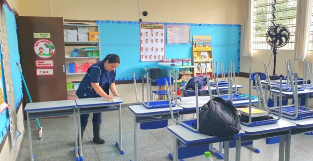 Com os serviços realizados pela Secretaria Municipal de Educação nesta sexta, todas as unidades escolares que registraram ocorrências envolvendo as chuvas devem retornar às aulas já na próxima segunda-feira.