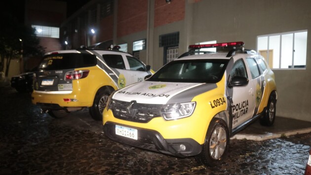 Após serem flagrados, os homens foram levados para a delegacia de polícia