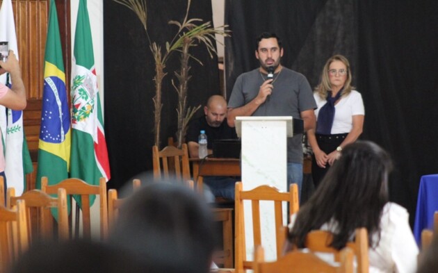 Evento ocorreu no salão da Paróquia Menino Jesus e reuniu lideranças do setor público e privado