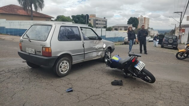 Por conta da batida, motociclista teve ferimentos no nariz