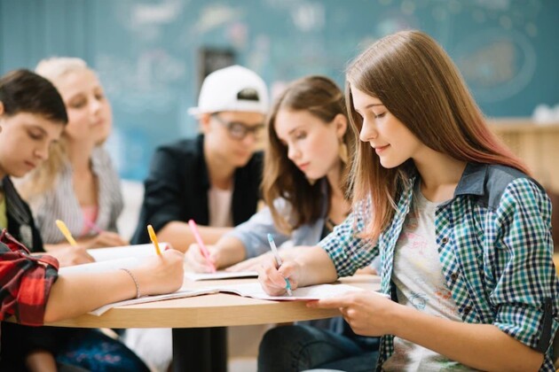 O projeto Futuro em Pauta tem como objetivo levar informação a crianças e adolescentes sobre as defasagens e as necessidades existentes no Brasil na economia e na educação