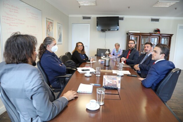 Um dos principais objetivos da reunião da comitiva formada por Stocco, Aliel e Ede é a instalação em Ponta Grossa de um Ginásio Centro Esportivo (CE)