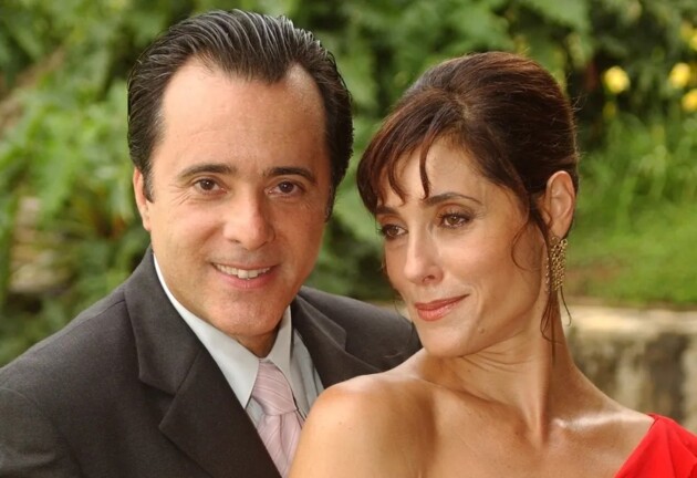 Helena (Christiane Torloni) e Téo (Tony Ramos) são casados, em Mulheres Apaixonadas