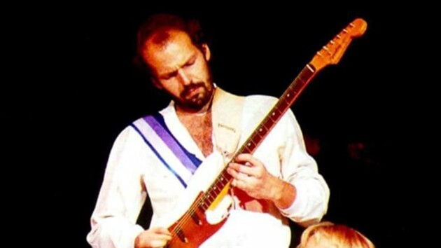 O guitarrista Lasse Wellander,  morreu aos 70 anos por complicações de um câncer