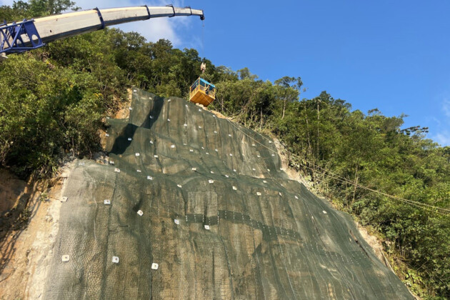 DER está concluindo recuperação da encosta da BR-277 no km 41