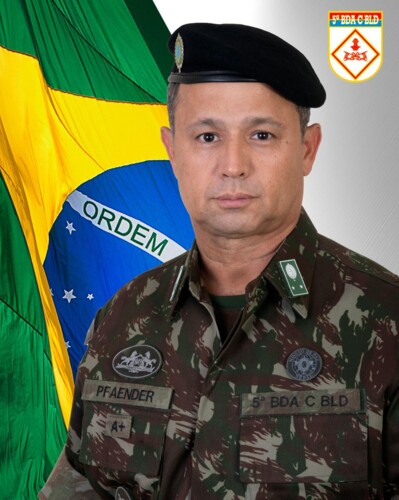 Novo comandante atuou como Oficial de Gabinete do Exército e foi declarado aspirante a Oficial em 1993, pela Academina Militar das Agulhas Negras