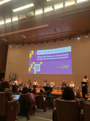 Durante a abertura do evento, a ministra das Mulheres, Cida Gonçalves, reforçou que o Fórum tem como propósito ser um espaço de diálogo do Governo Federal