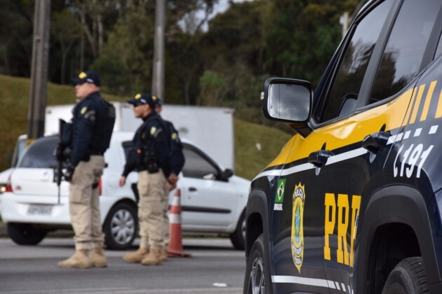 No caso da BR-376, bloqueio é no posto da PRF em Tijucas do Sul