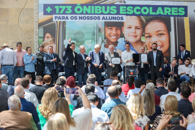 Cerimônia de entrega ocorreu nesta segunda-feira (3) e contou com a presença do governador Carlos Massa Ratinho Junior e outras lideranças políticas