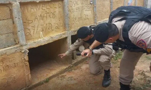 Os militares foram até o local e ouviram gritos de socorro vindos do sepulcro