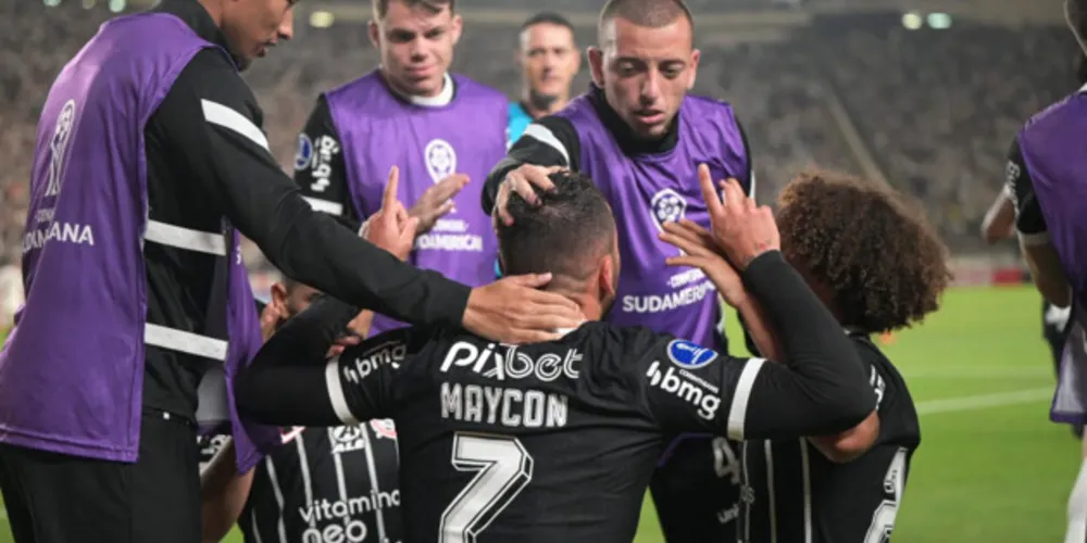 Maycon marcou o primeiro gol corintiano