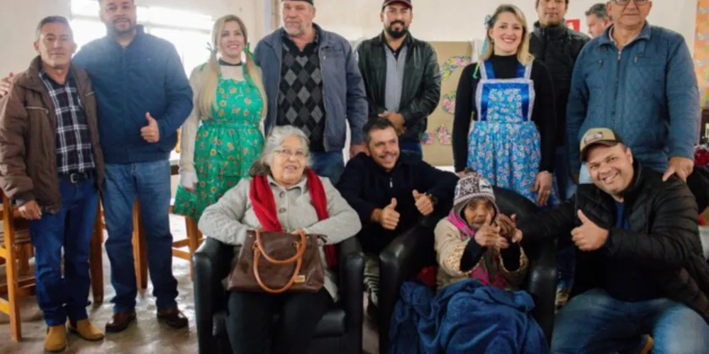 A festa contou com grande público, que foi demonstrar o seu carinho com a Dona Júlia