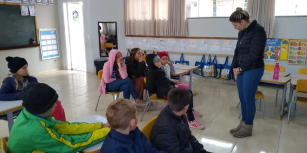 Convidada, enfermeira Érica, pôde falar sobre outros temas, como higiene, drogas e partes do corpo