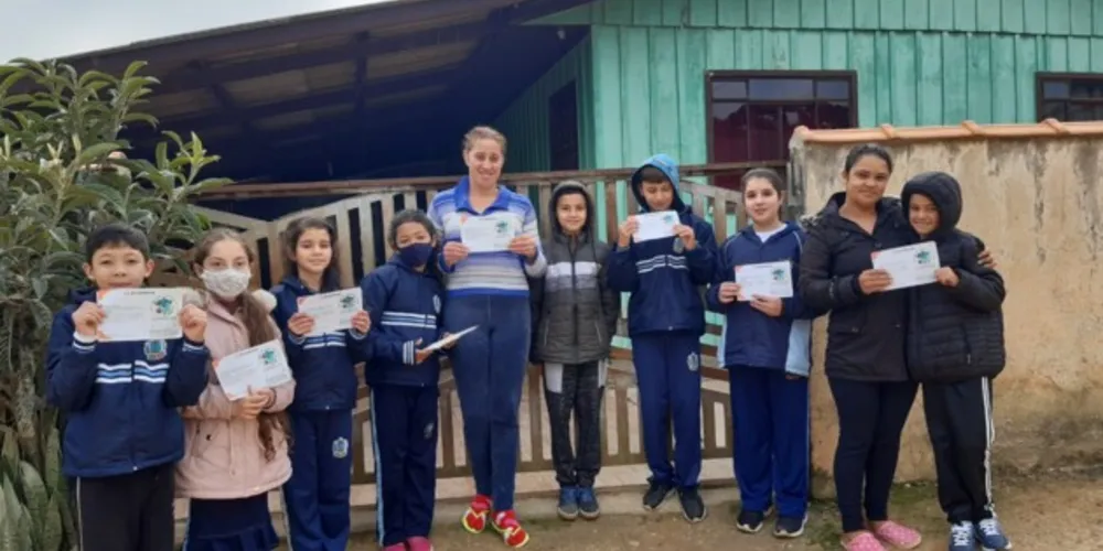 Saída a campo contou com distribuição de sementes na região