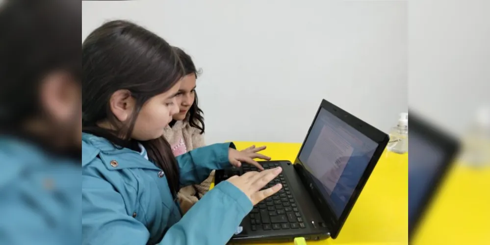 Ana Clara e Lorran Victoria destacaram estudo ambiental por meio da videoaula do Vamos Ler