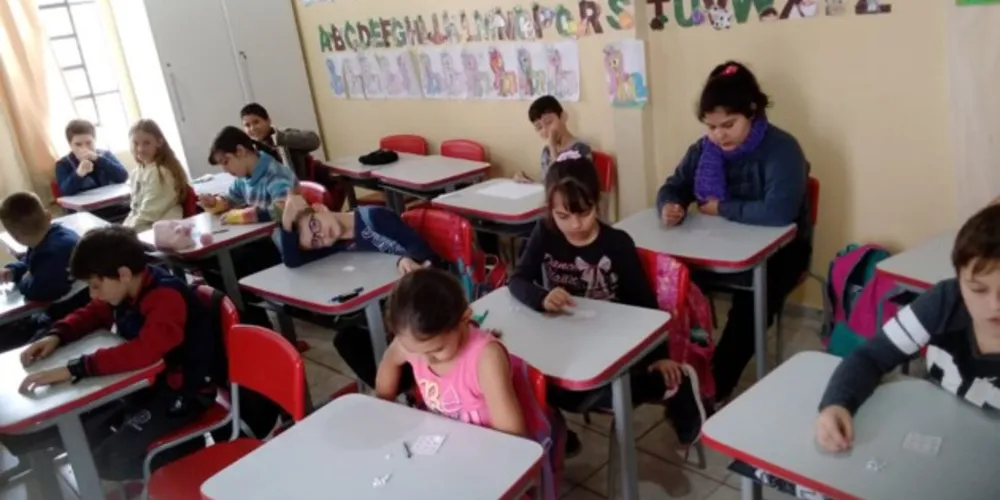 Confecção de cartelas, bolinhas para marcação e brindes deram amplitude à dinâmica