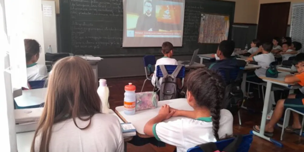 Curiosidade acerca das temáticas engajou turma e trouxe imersivo estudo em sala