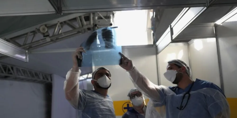 Segundo o ministério, atualmente mais de 8 mil médicos atuam no programa