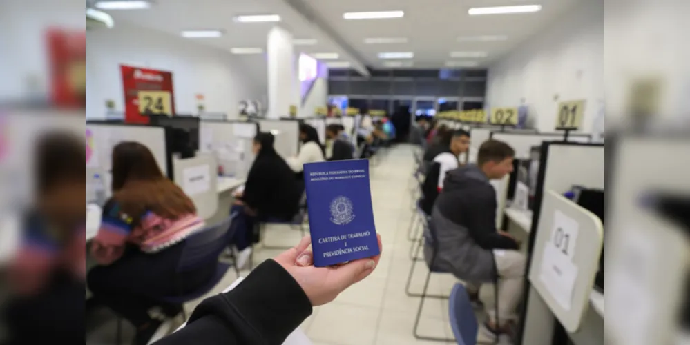 Agências do Trabalhador do Paraná começam a semana com 14 vagas mil abertas