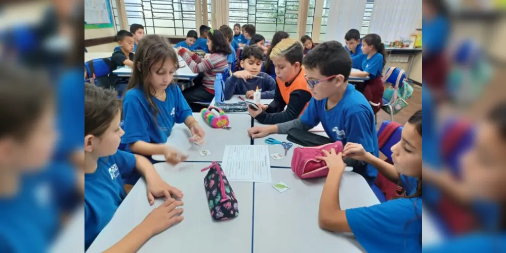 Durante todos os processos os alunos organizaram-se para fotografar e filmar os estudos e a produção das atividades propostas