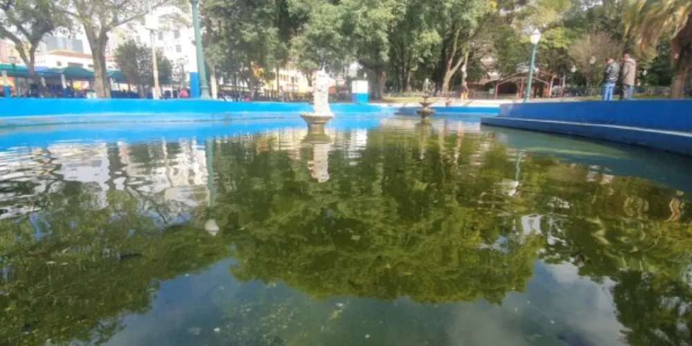 André Pitela, responsável pela pasta do Meio Ambiente, explica o que pode ter ocorrido em tanque localizado na praça Barão do Rio Branco