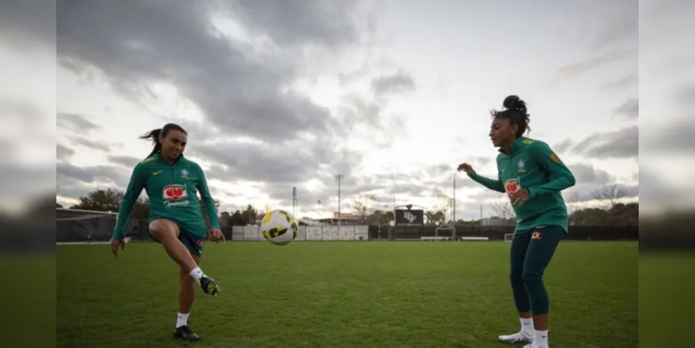 Com passagem de bastão, Marta lidera geração em última Copa do Mundo