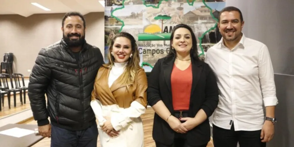 Fazem parte da nova diretoria os (as) prefeitos (as) Henrique Carneiro (União), Dayane Sovinski (PSD), Elisangela Pedroso (PSB) e Abimael do Valle (PT)