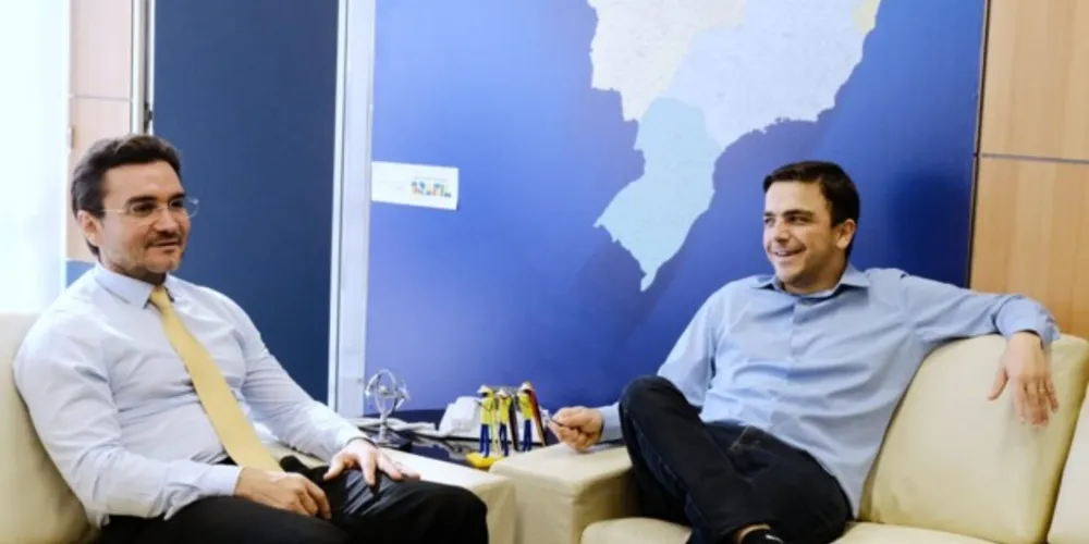 À esquerda Celso Sabino e à direita Aliel Machado