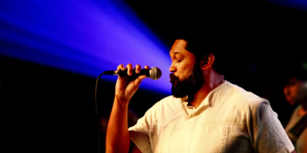 O show  da banda convidada apresentará um repertório de clássicos do quinteto como ‘Arrasta’ e ‘Triste, Louca ou Má’ — música responsável pela indicação da banda ao Grammy Latino