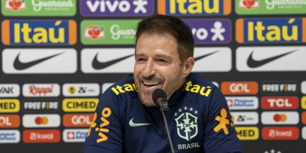 Na coletiva o treinador também falou do interesse da Confederação Brasileira de Futebol (CBF) de trazer o técnico italiano Carlo Ancelotti para o comando da seleção brasileira