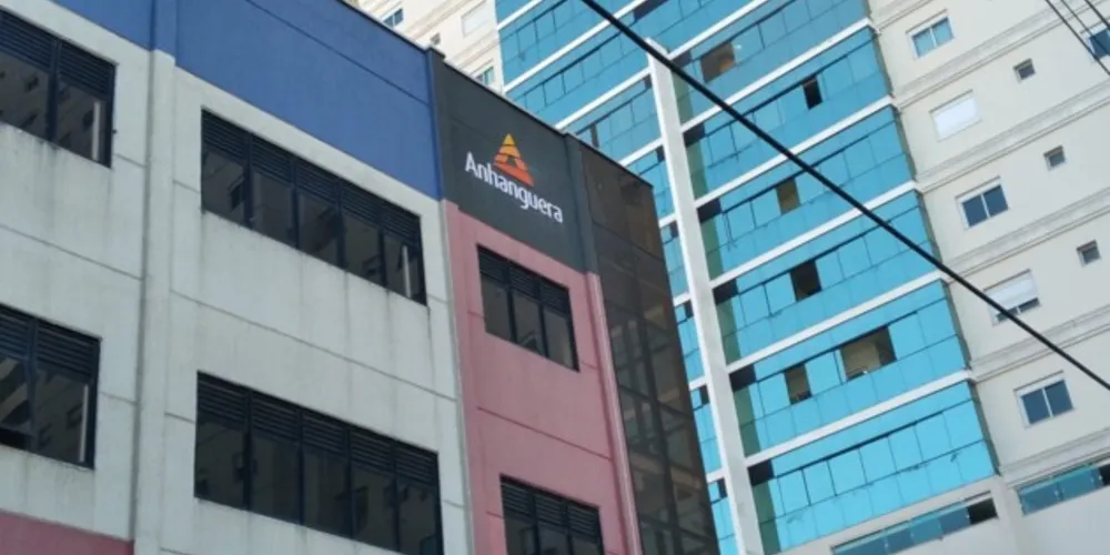 Faculdade fica na rua Tibúrcio Pedro Ferreira, nº 55, na região central de Ponta Grossa