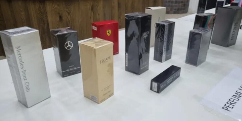 Vários perfumes poderão ser adquiridos durante o bazar