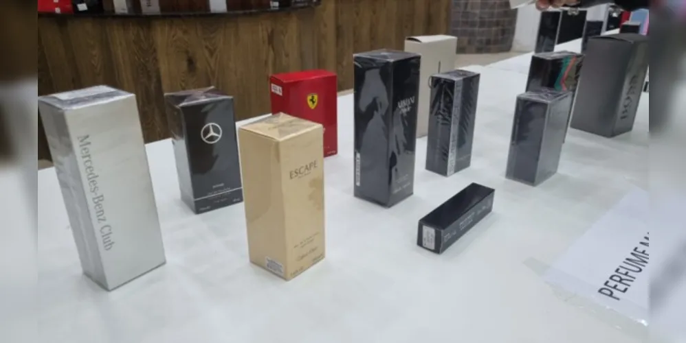 Vários perfumes poderão ser adquiridos durante o bazar