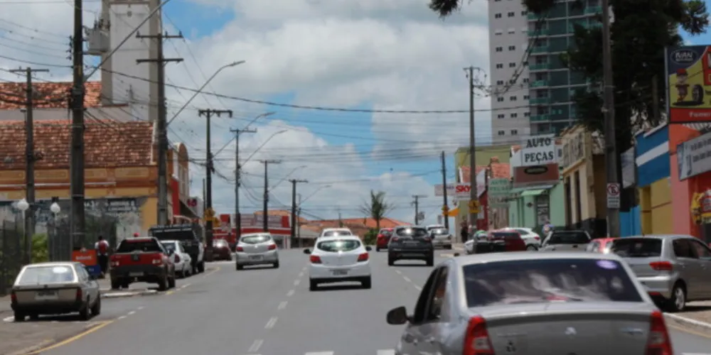 Debate ocorre por conta da redução do número de vagas de estacionamentos em ruas do comércio da cidade