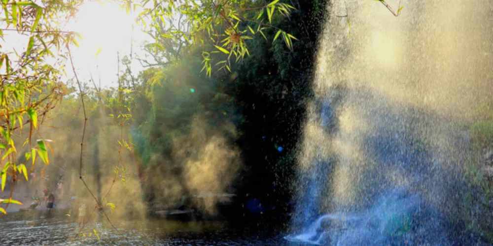 A Cachoeira da Mariquinha tem uma cascata de 30 metros de altura