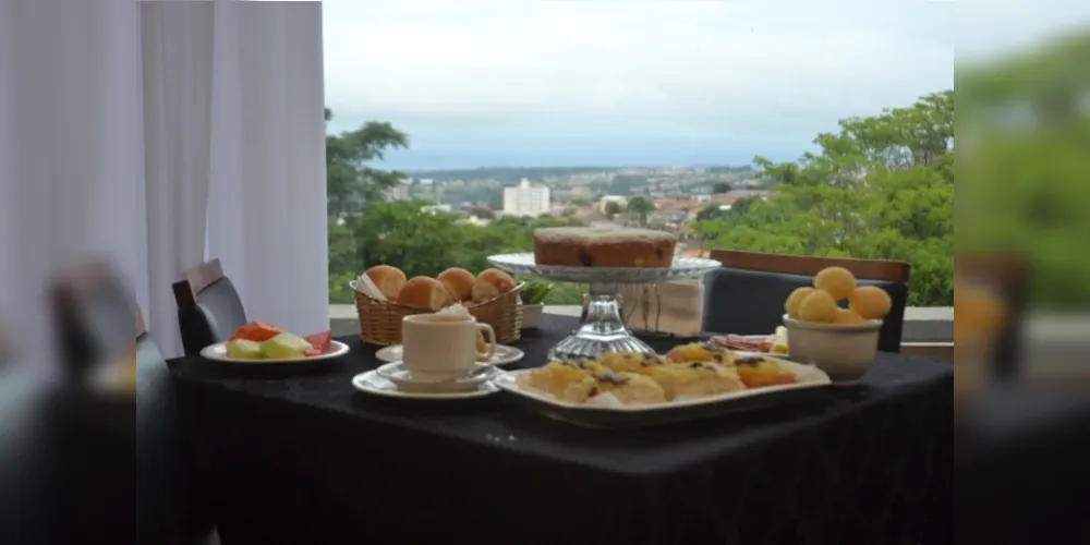 Durante o café da manhã, nascer do sol poderá ser contemplado pelos participantes