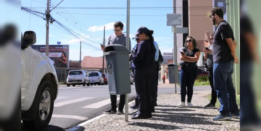 Ao longo desta semana a implantação do sistema de Estar Digital em Castro entra na fase de fixação das placas de trânsito atualizadas