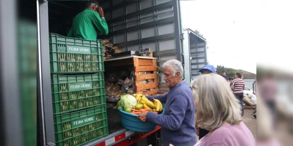 As compras são realizadas através do Programa de Aquisição de Alimentos