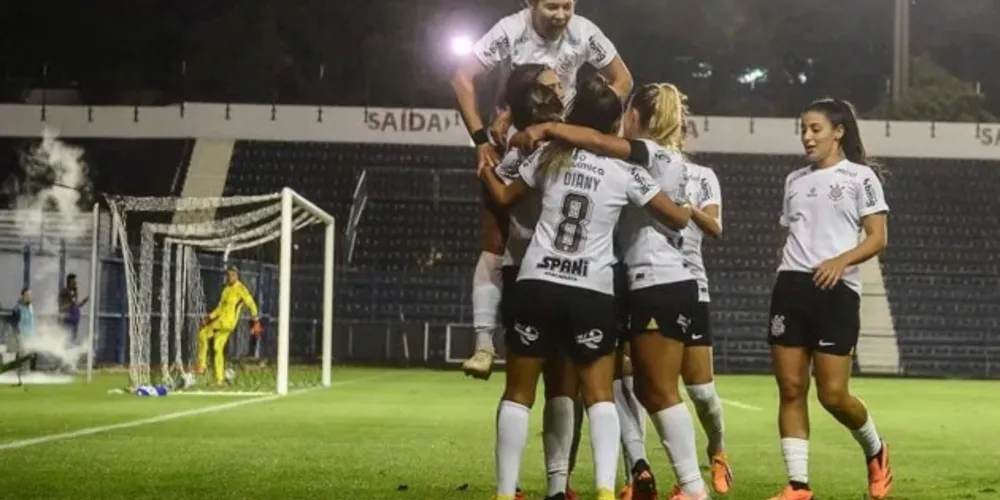 Jheniffer, Vic Albuquerque, Duda e Tamires anotaram os gols corintianos