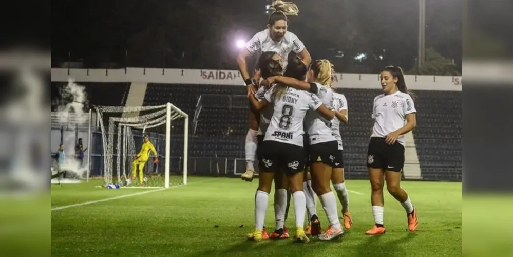 Jheniffer, Vic Albuquerque, Duda e Tamires anotaram os gols corintianos