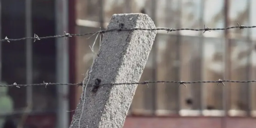 Cadeia pública pega fogo e detentas ficam feridas no PR