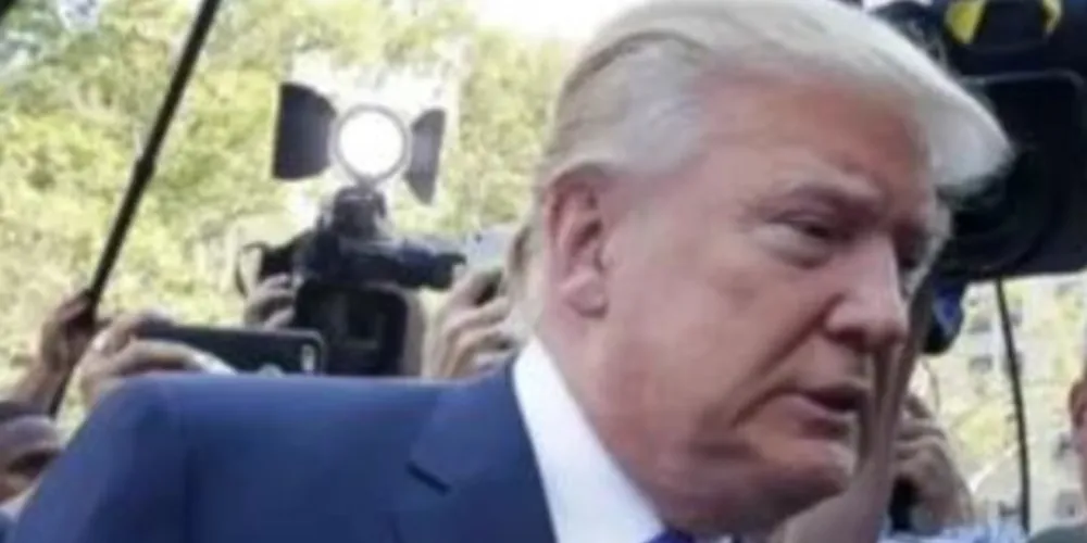 Donald Trump presta depoimento em caso de documentos secretos